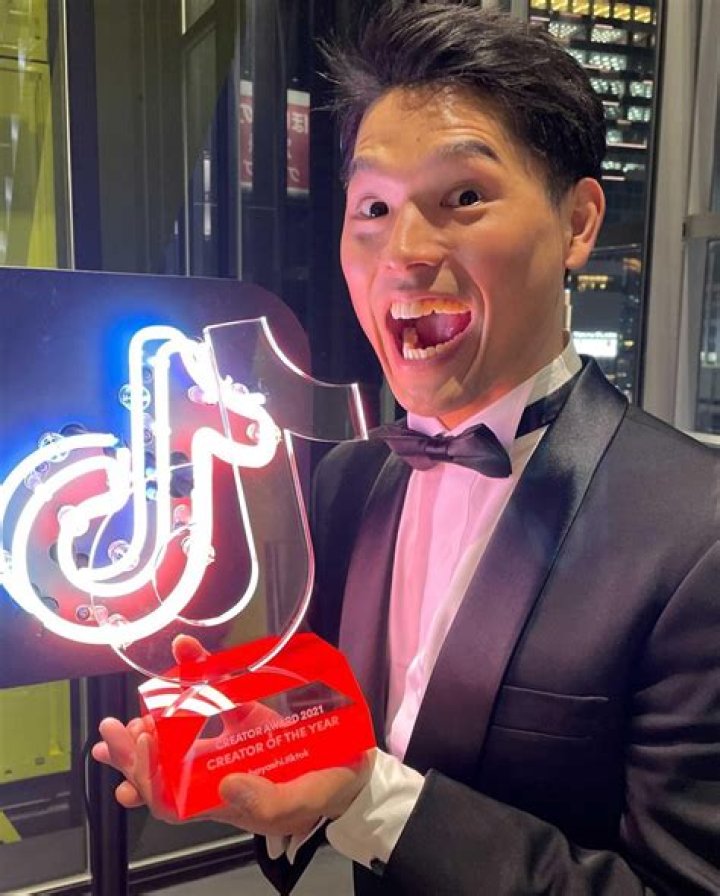 All About Bayashi | Net Worth, Relationship, Career