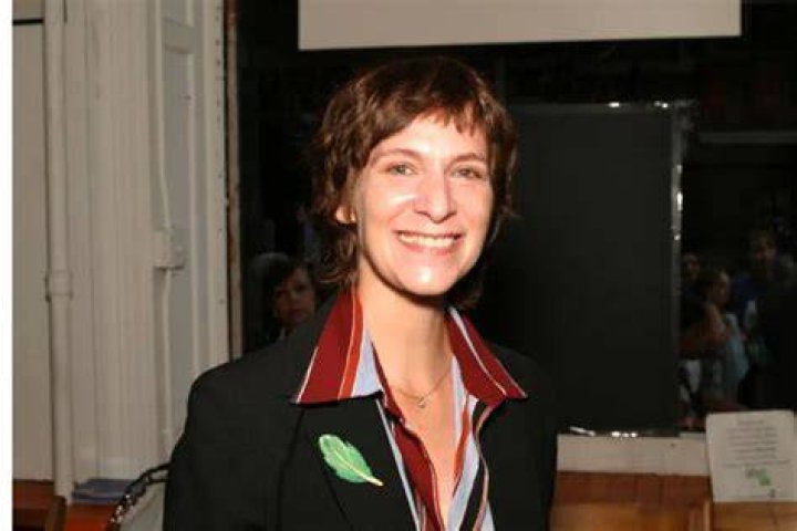 Amanda-Plummer Amanda Plummer Bio, Married, Partner, Kids, Body Measurements