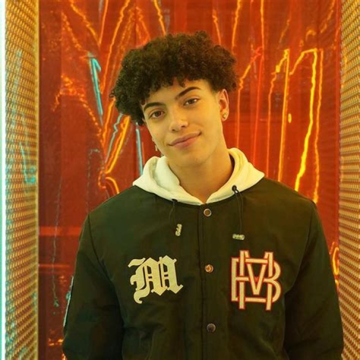 DerekTrendz net worth