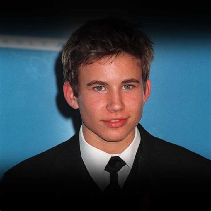 Jonathan Self Net Worth, Age, Height, Bio, Birthday, Wiki!