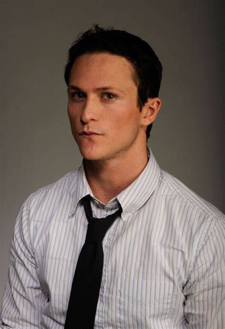 Jonathan Tucker | Bio, Age, Net Worth, Relationship, Career