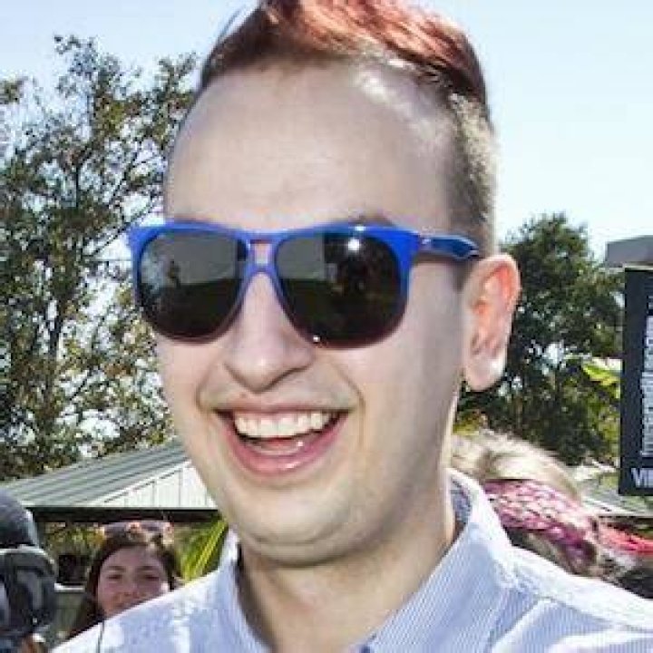 Simon Stawski - Net Worth, Age, Height, Birthday, Bio, Wiki!